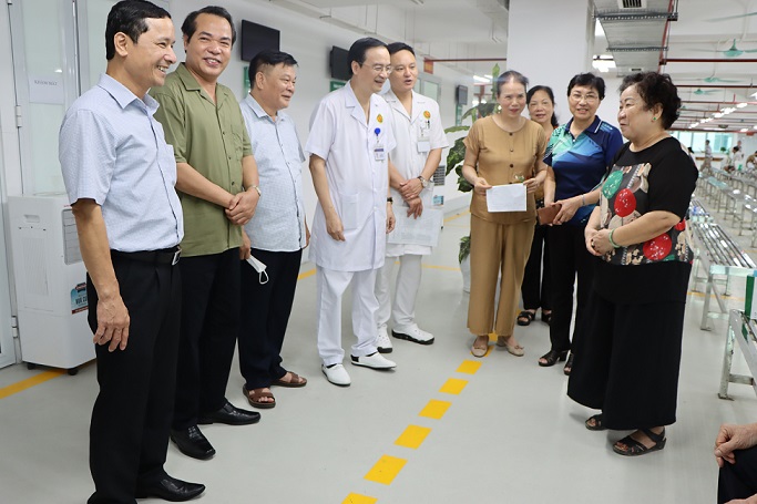 Bệnh viện Quân y 354: Tổ chức khám, cấp thuốc miễn phí cho NCT quận Ba Đình và quận Tây Hồ, TP Hà Nội